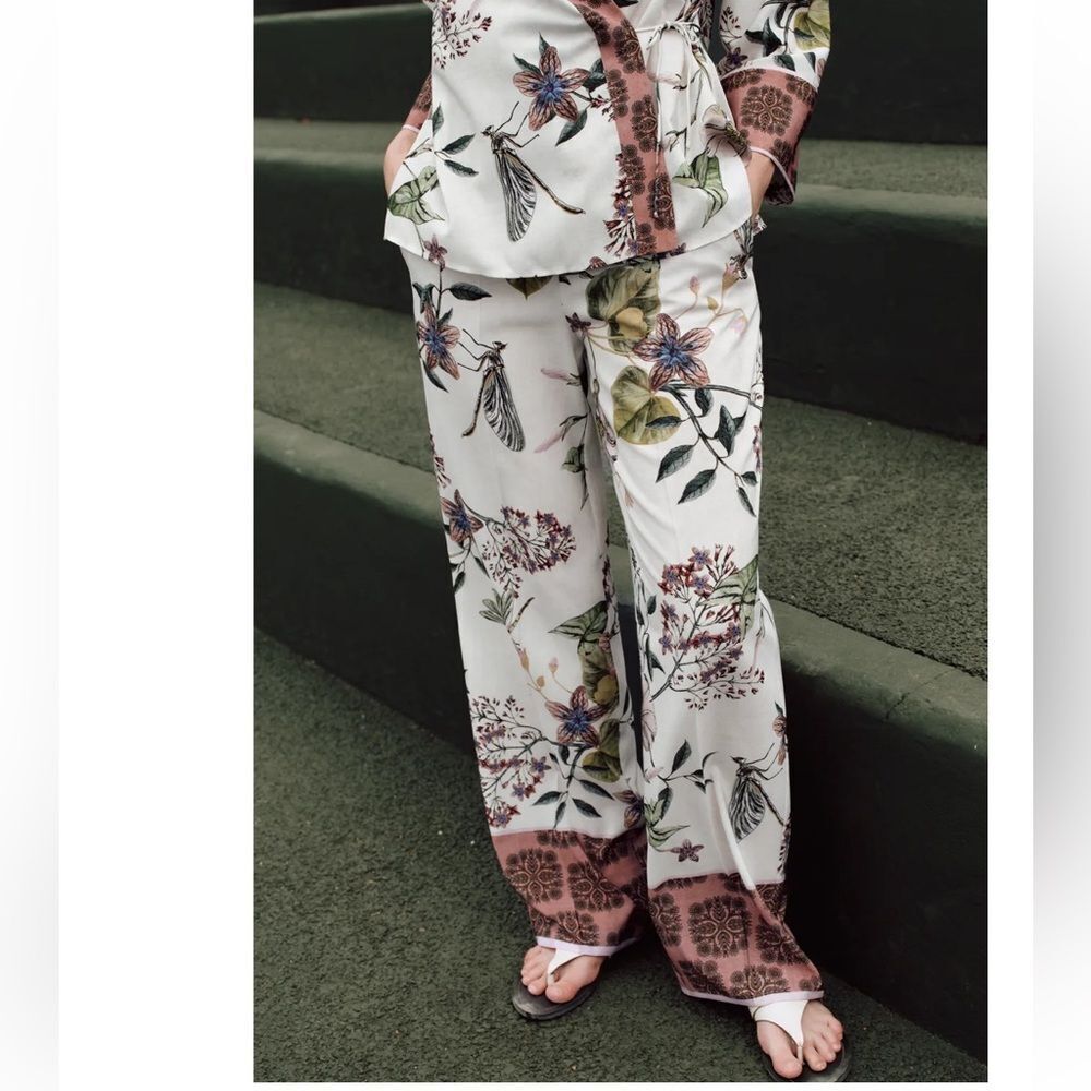 Zara floral printed multicolored pants